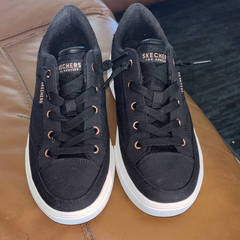 Sketchers ArchFit Arcade sneakers